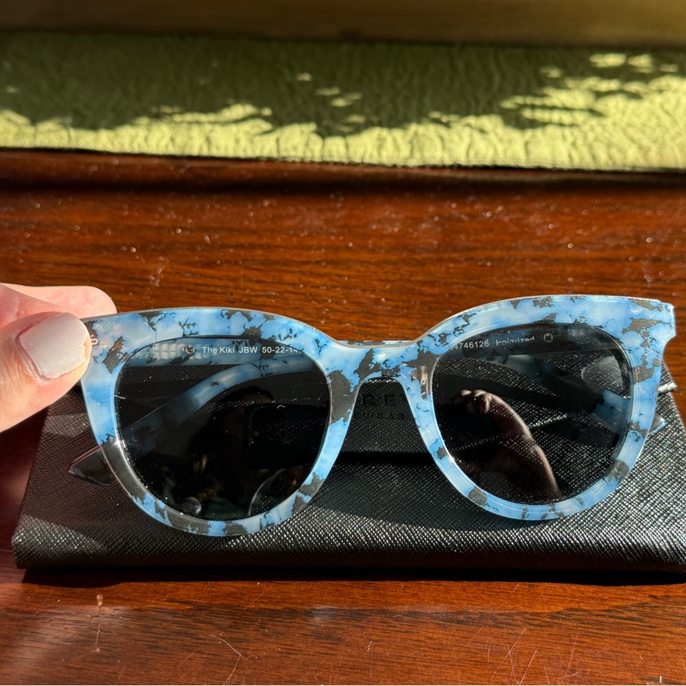Price Revaux the Kiki polarized Sunglasses blue tortoise and case - Picture 3 of 9